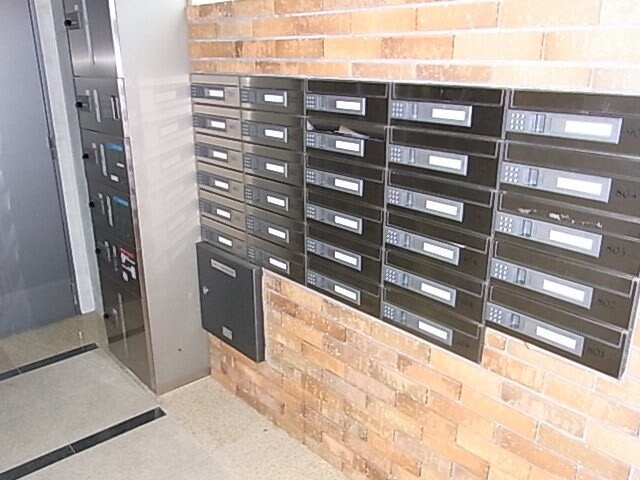 物件外観写真5　(集合郵便受け)