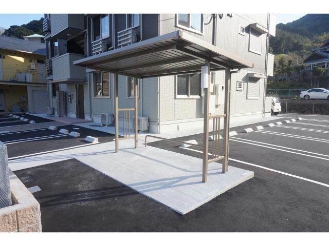 物件外観写真3　(駐輪場)