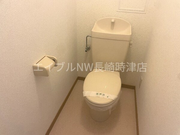 トイレ(※別号室の写真になります。)