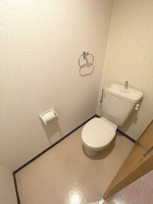 物件内観写真8　(※別号室の写真※)