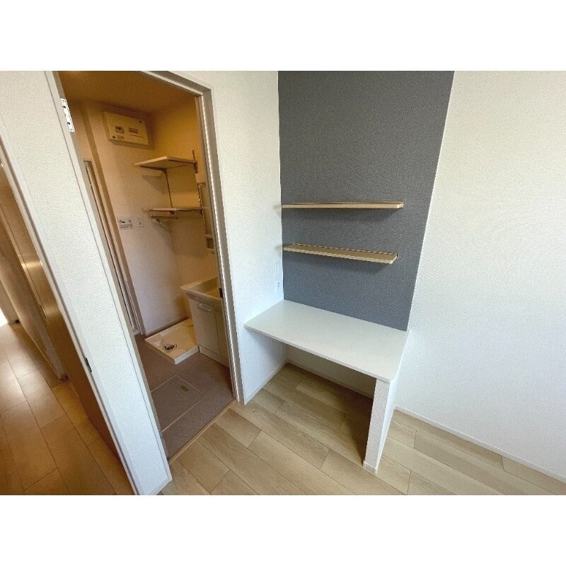 物件内観写真9　(※別号室の写真になります。)