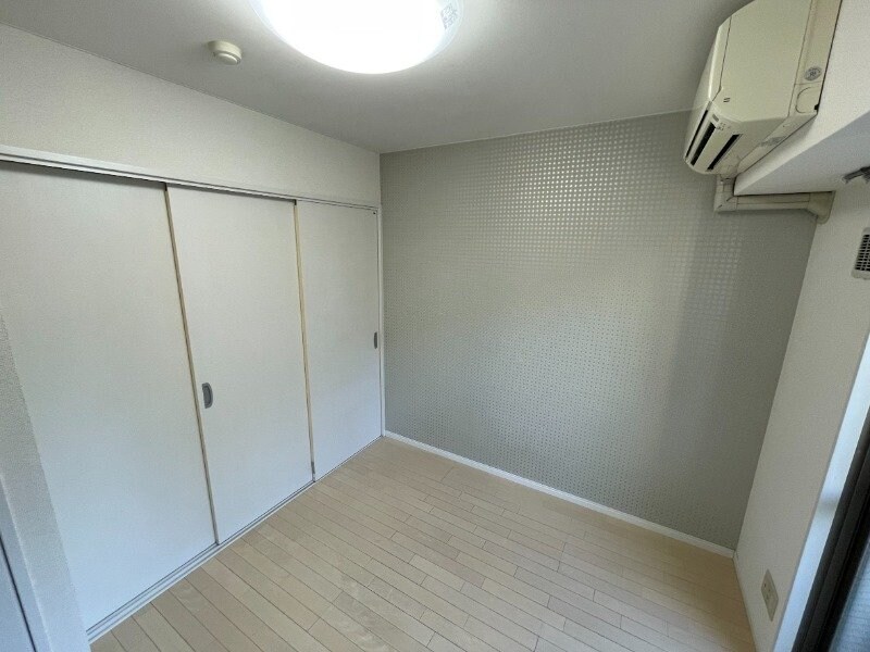 物件内観写真9　(別号室写真)