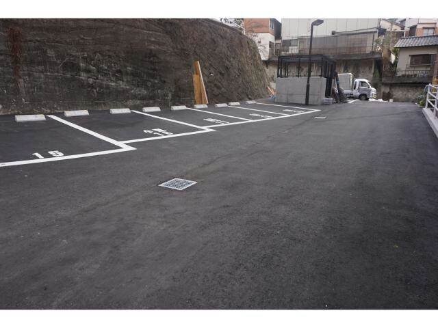 物件外観写真3　(駐車場)