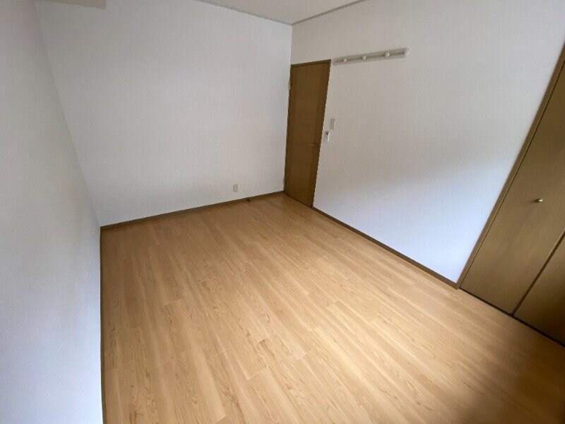 物件内観写真6　(※別号室写真)