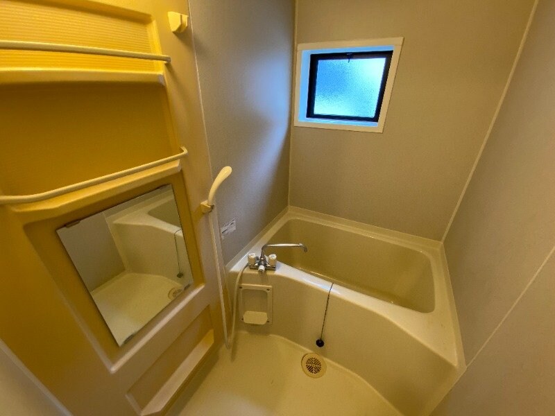 物件内観写真11　(※別号室写真)