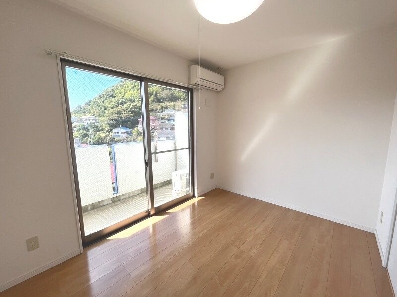 物件内観写真11　(※別号室の写真※)