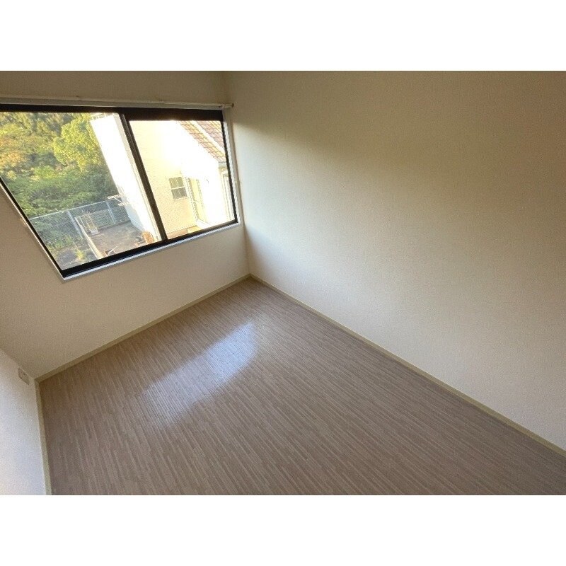 物件内観写真6　(※別号室の写真になります。)