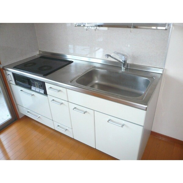 キッチン(※写真は別号室です。)