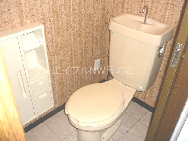 トイレ(※別号室の写真になります。)