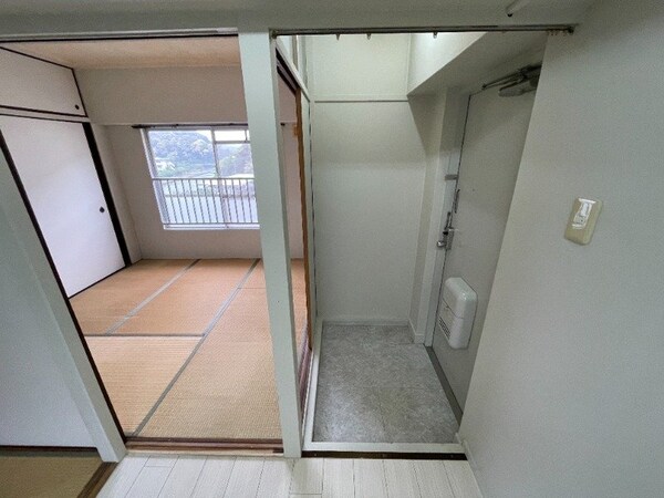 玄関(※別号室写真)