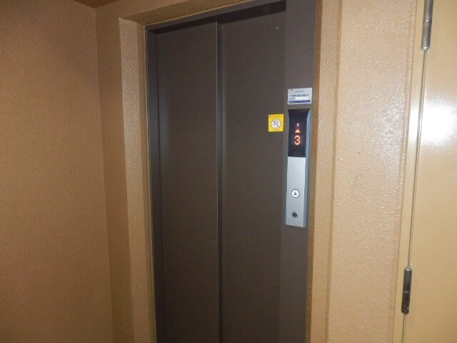 物件外観写真5　(エレベーター)