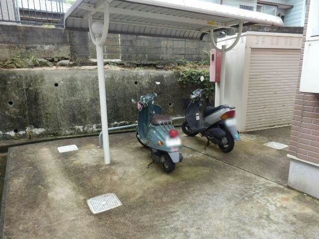 物件外観写真5　(駐輪場)