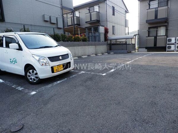 駐車場(駐車場)