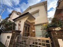 長崎市電１系統<長崎電気軌道> 観光通駅 2階建 築48年の外観写真