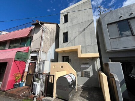 Two Living外観写真