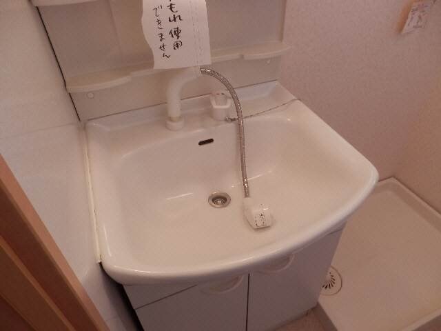 物件内観写真9　(洗面台)