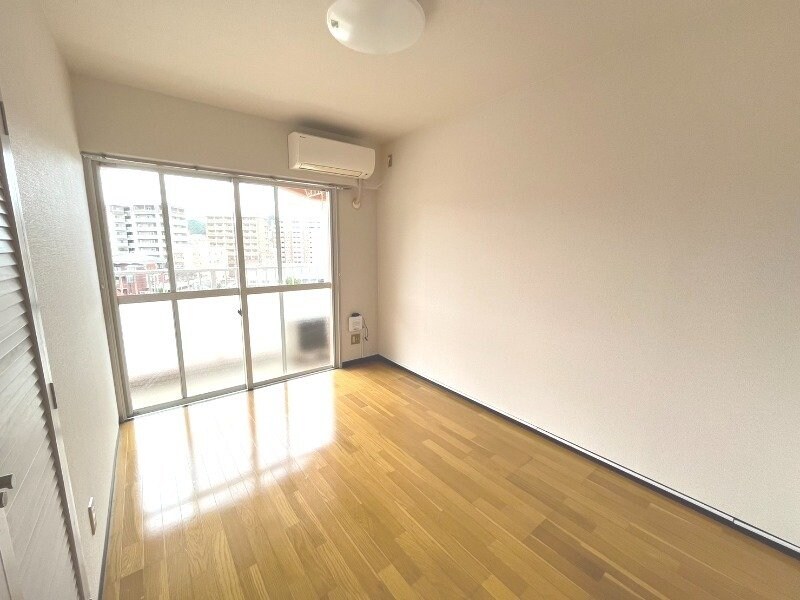 物件内観写真3　(※別号室写真)