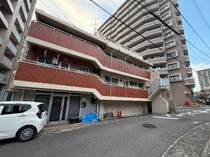 長崎市電１系統<長崎電気軌道> 赤迫駅 3階建 築45年の外観写真