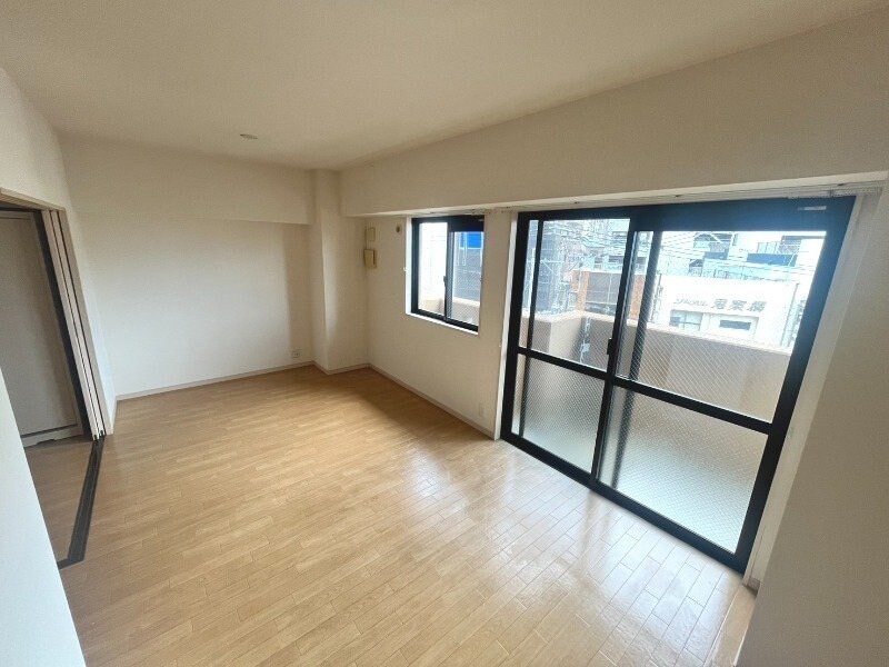 物件内観写真6　(※別号室写真)