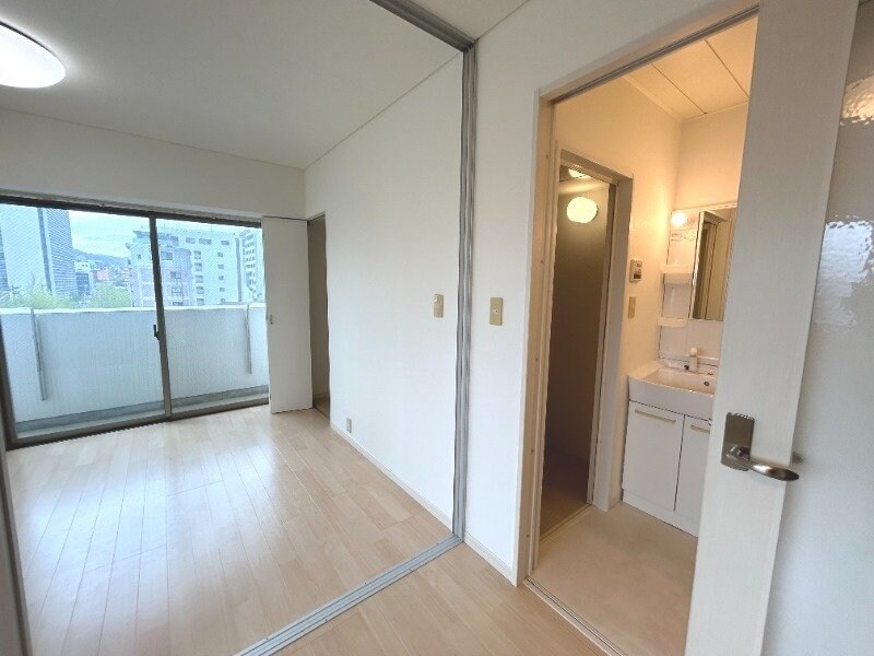 物件内観写真10　(※別号室の写真※)