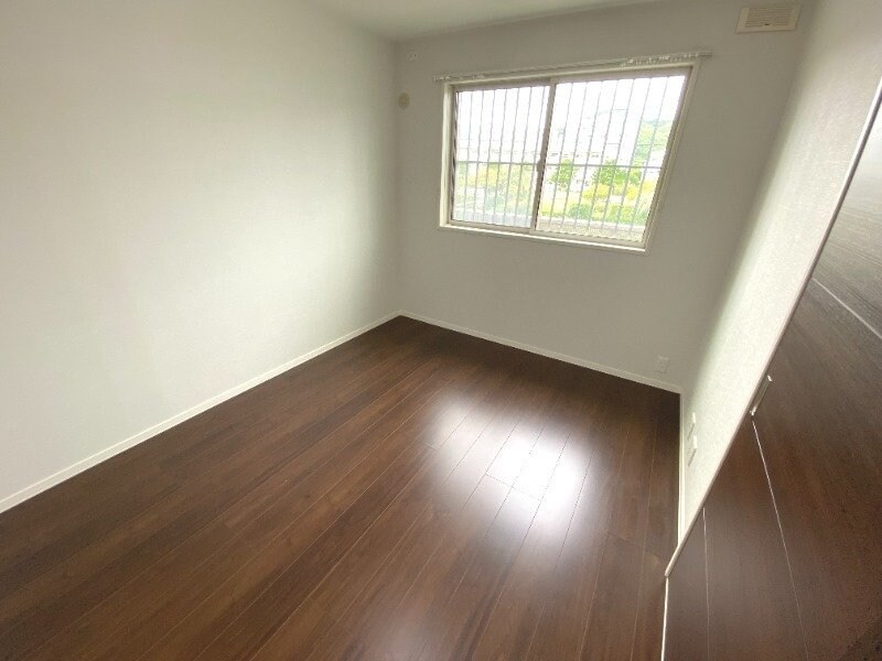 物件内観写真3　(※別号室の写真です)