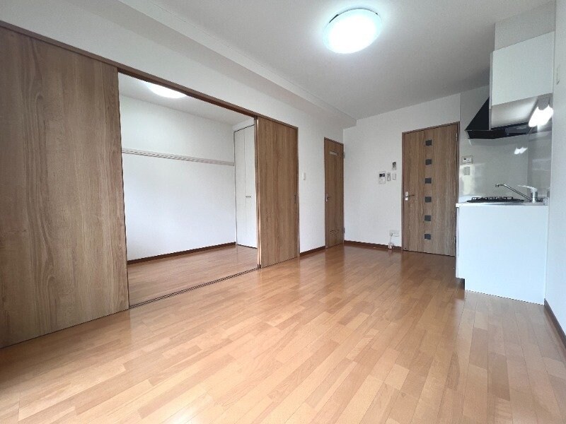 物件内観写真4　(※写真は別号室です。)