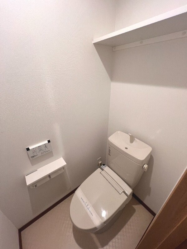 物件内観写真8　(※写真は別号室です。)