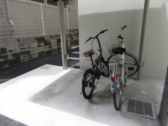 物件外観写真3　(駐輪場)