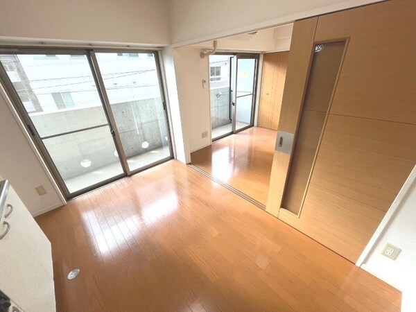 居室・リビング(※別号室写真)