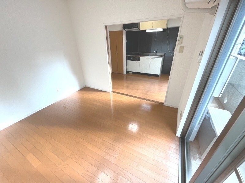 物件内観写真8　(※別号室写真)