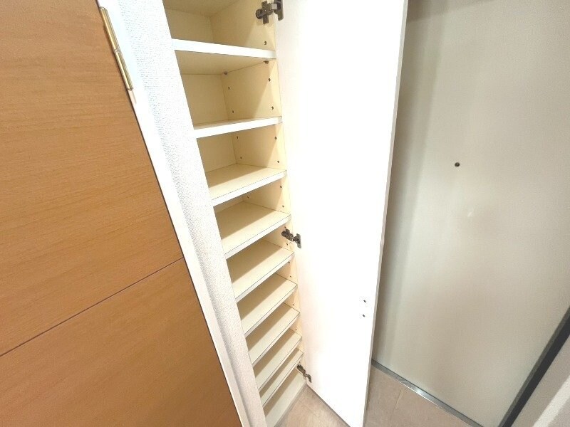 物件内観写真16　(※別号室写真)