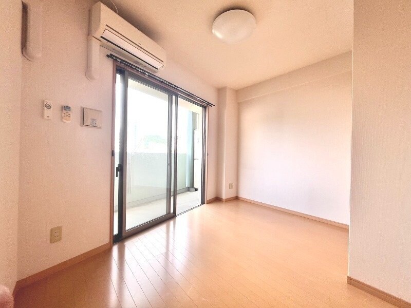 物件内観写真12　(※別号室の写真です)