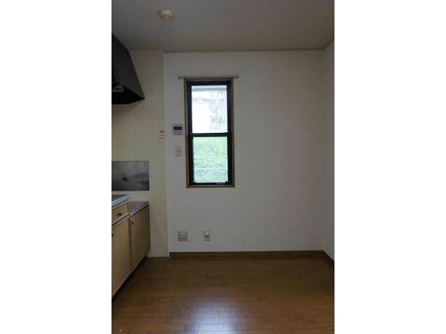 物件内観写真4　(※別号室参考写真)