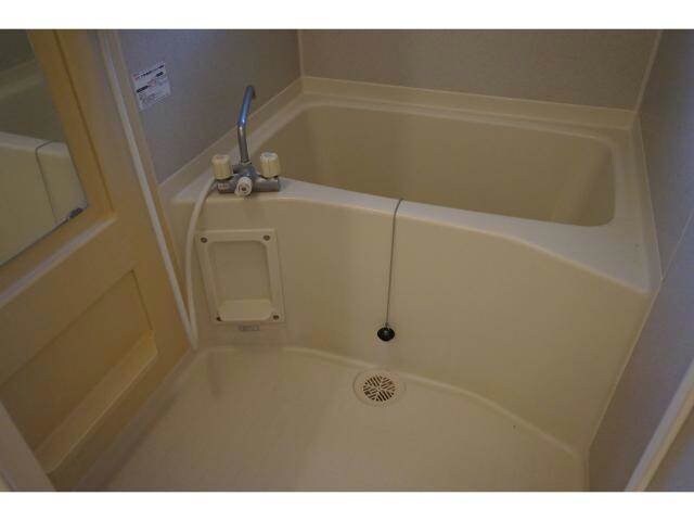 物件内観写真6　(※別号室参考写真)