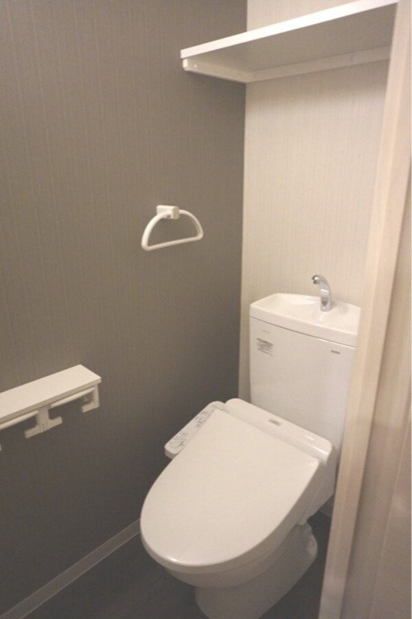 トイレ(※別号室の写真です)