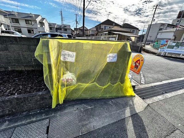 建物設備(敷地内ごみ置き場)