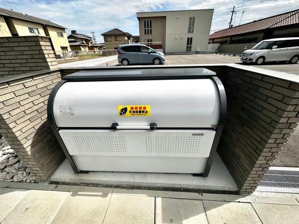 その他(敷地内ごみ置き場)