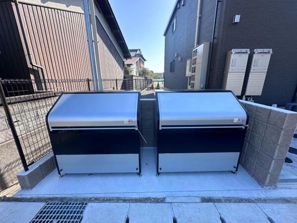 その他(敷地内ごみ置き場)