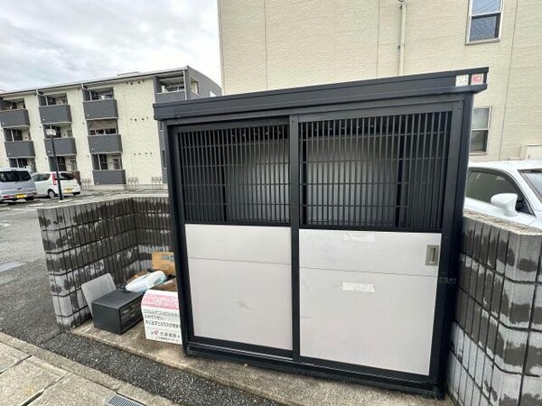 建物設備(敷地内ゴミ置き場)