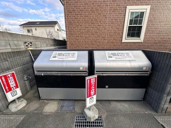 建物設備(敷地内ごみ置き場)