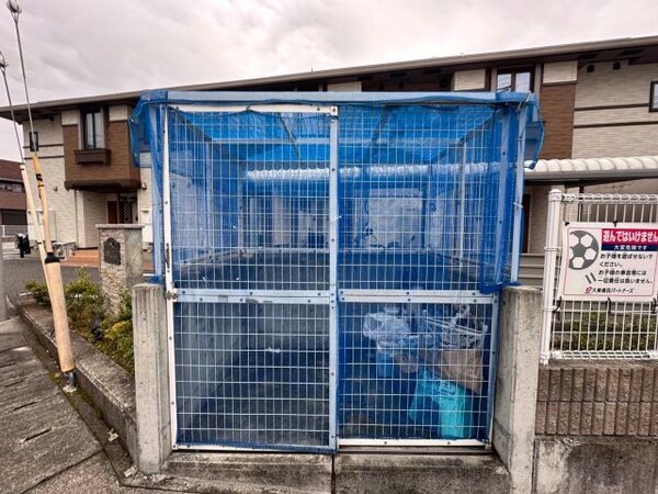 建物設備(敷地内ごみ置き場)
