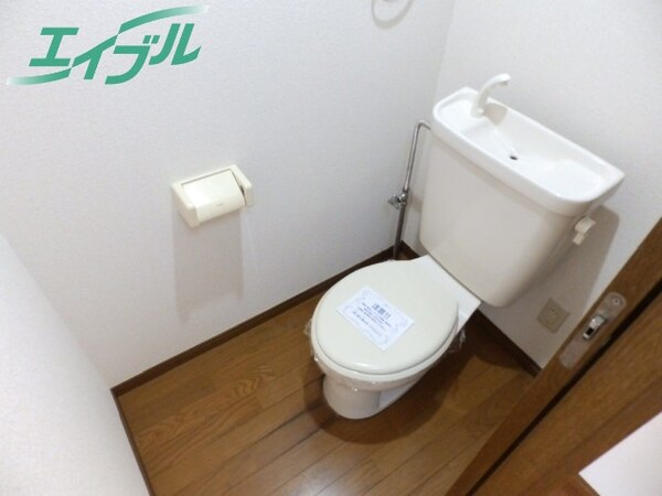 トイレ(同じ物件、別部屋の写真です)