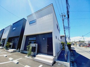 ＡＫＡＴＳＵＫＩ　ＨＯＵＳＥ　E外観写真