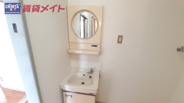 洗面設備(※同棟別部屋の写真です)