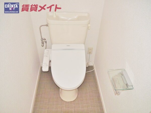 トイレ(同型参考写真)