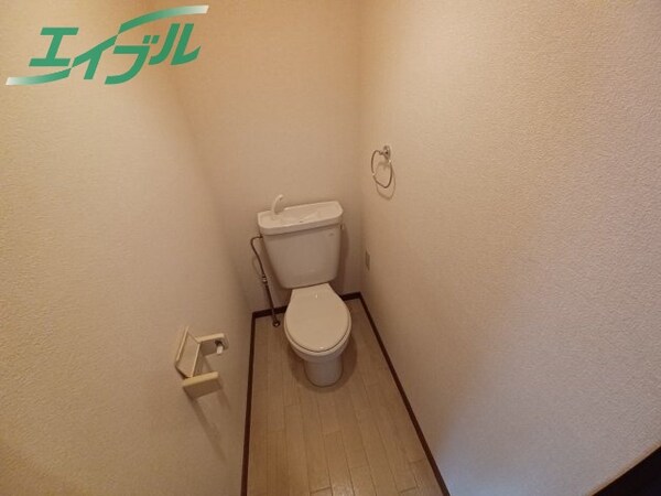トイレ(同物件別部屋写真)