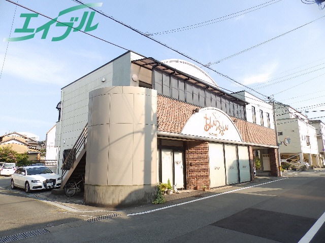 モア