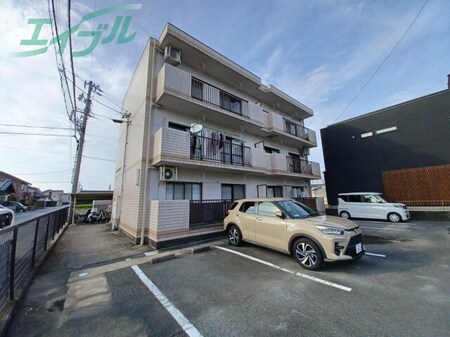 ファミーユヤマナカ外観写真
