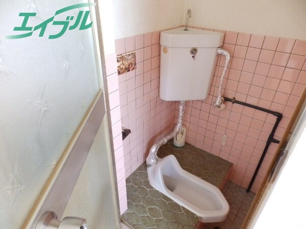 トイレ(同物件別部屋の写真)