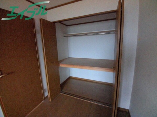 収納(同物件別部屋の写真)